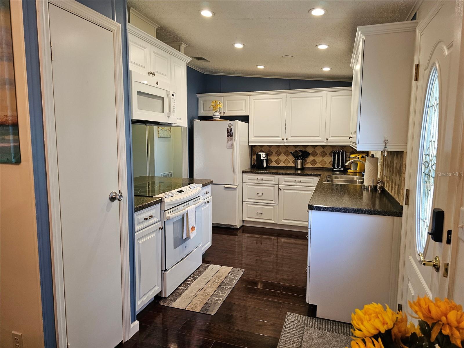 GULL-AIRE VILLAGE - Residential