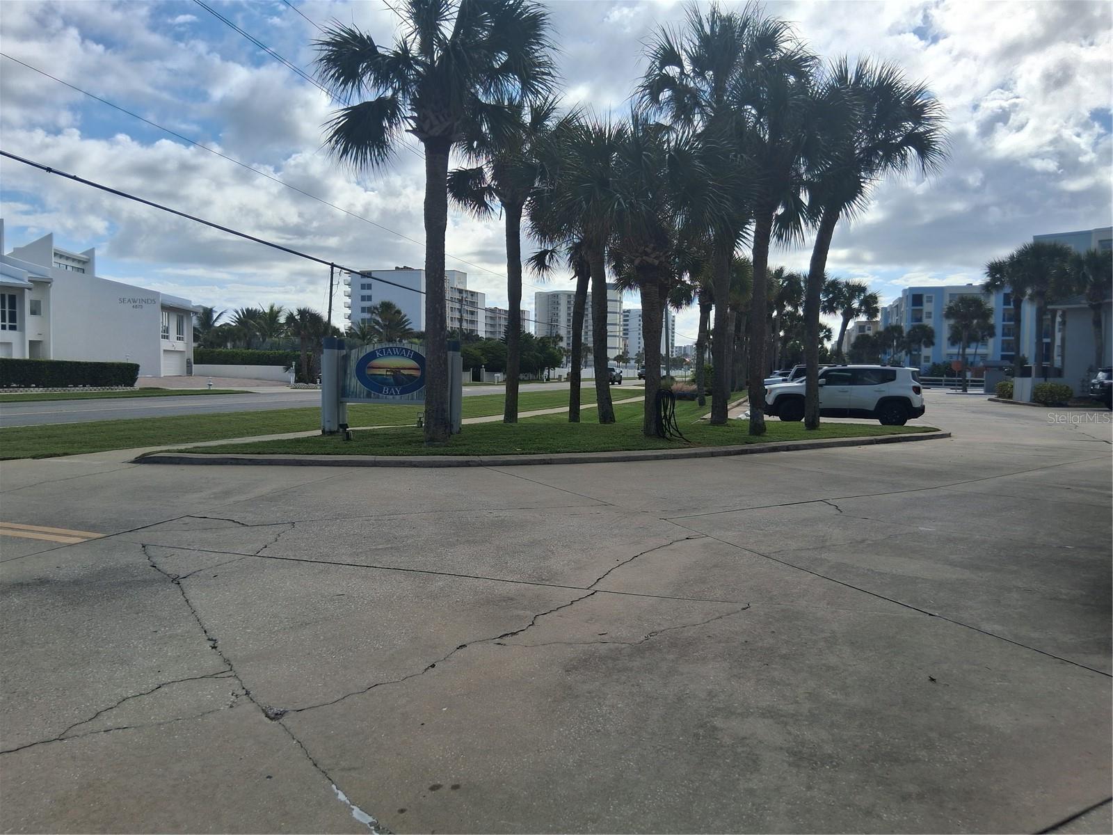 KIAWAH BAY CONDO - Residential