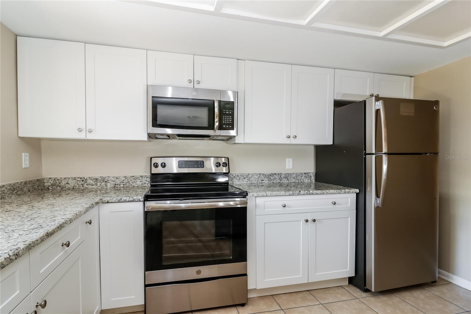 HARBOR OAKS ESTATES - Residential Lease