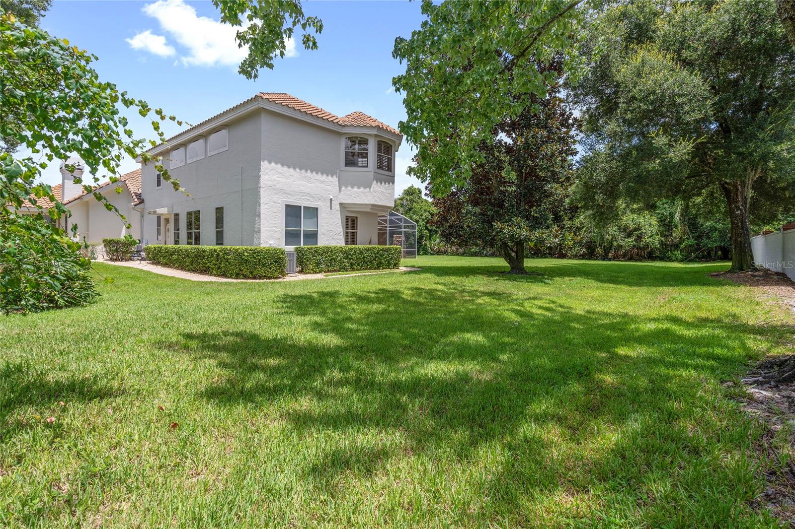 HEATHROW WOODS - Residential