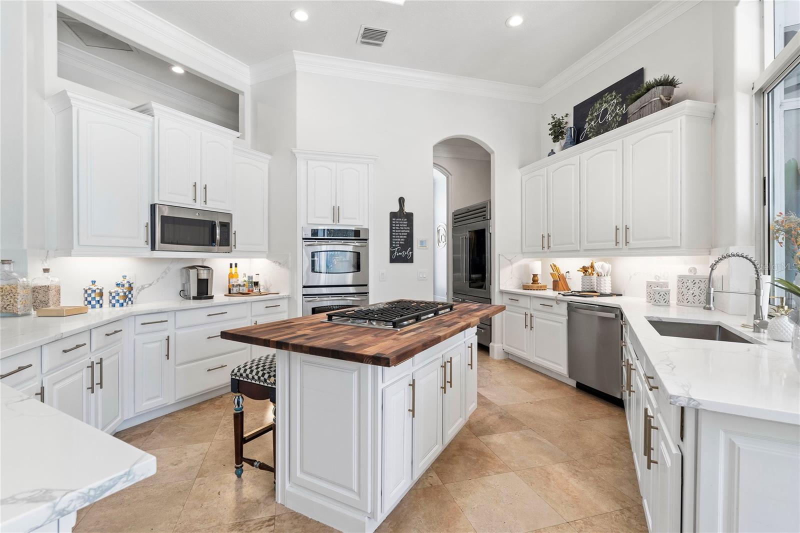 HEATHROW WOODS - Residential