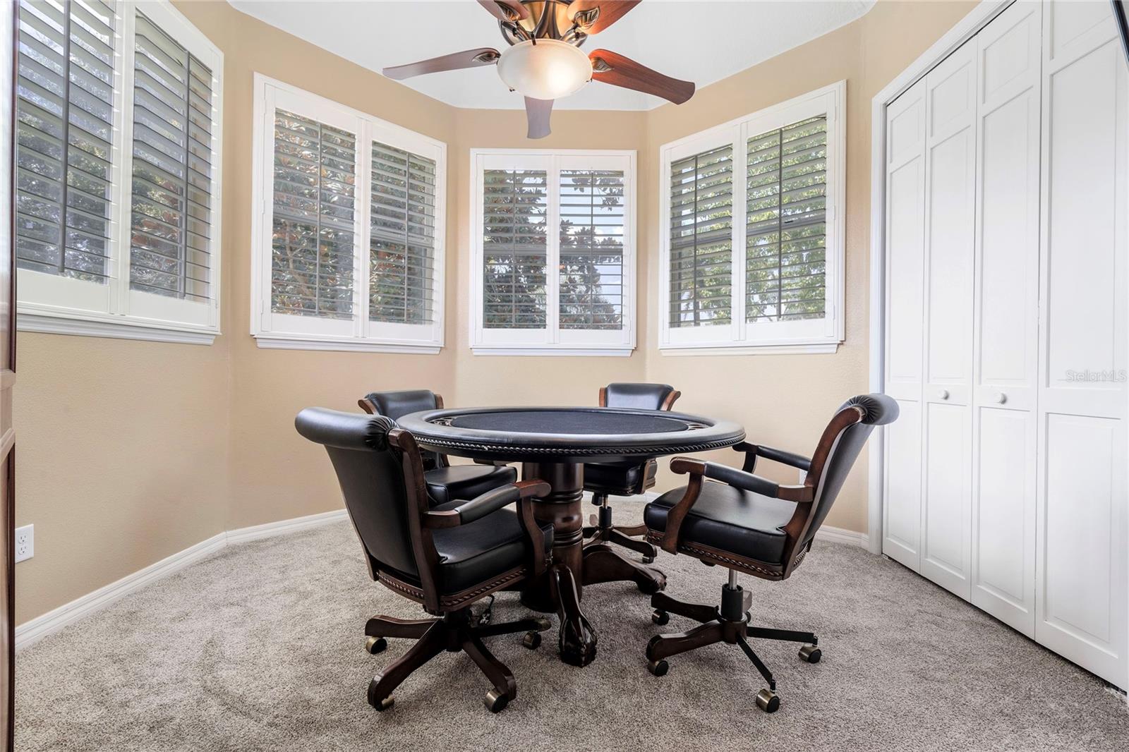 HEATHROW WOODS - Residential