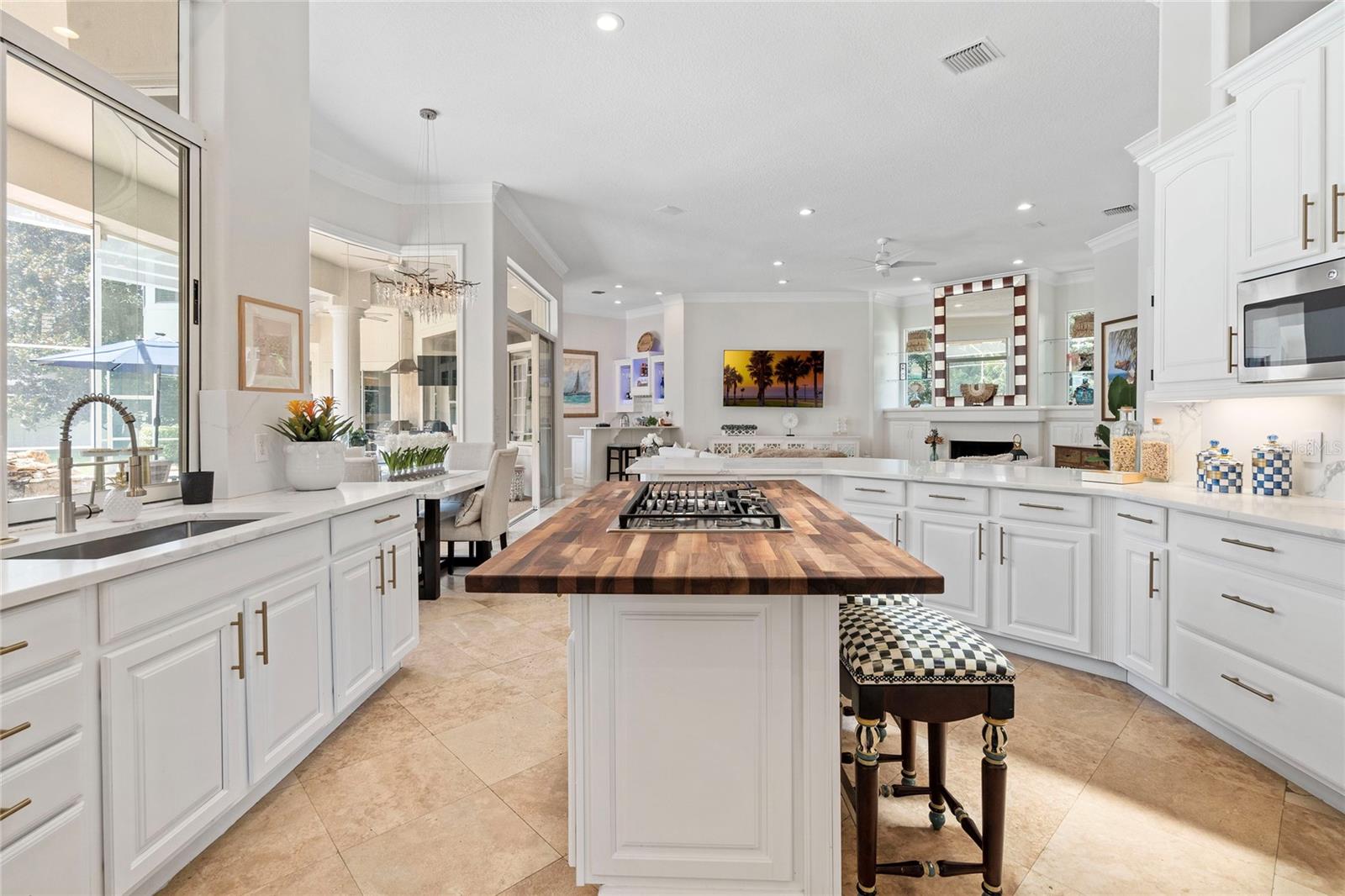 HEATHROW WOODS - Residential