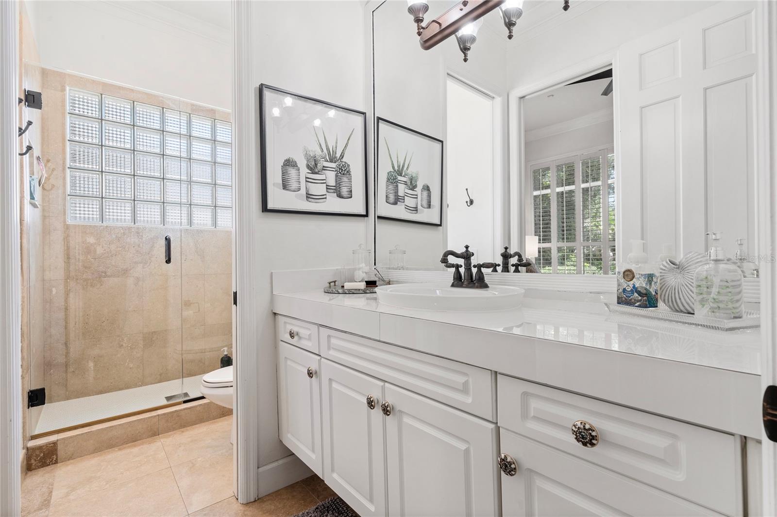 HEATHROW WOODS - Residential