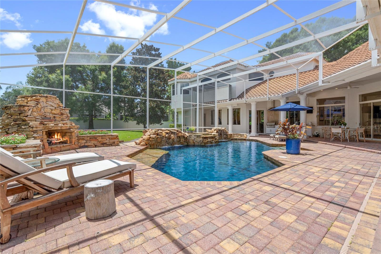 HEATHROW WOODS - Residential