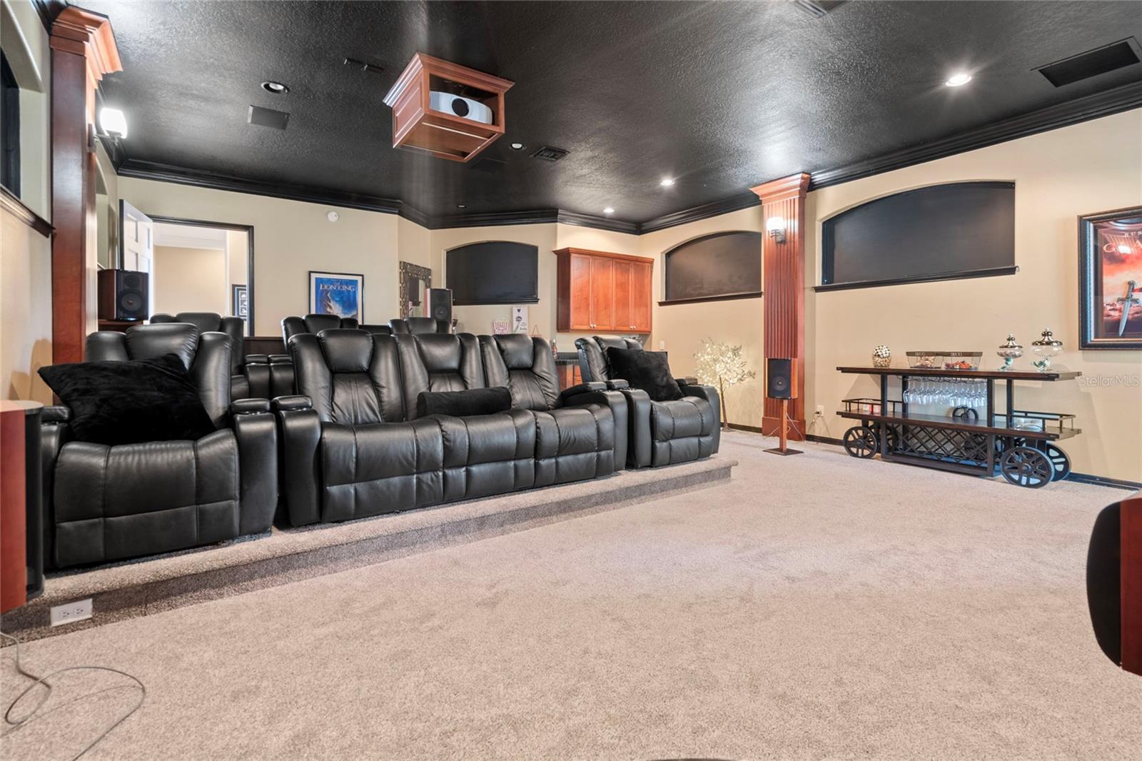 HEATHROW WOODS - Residential