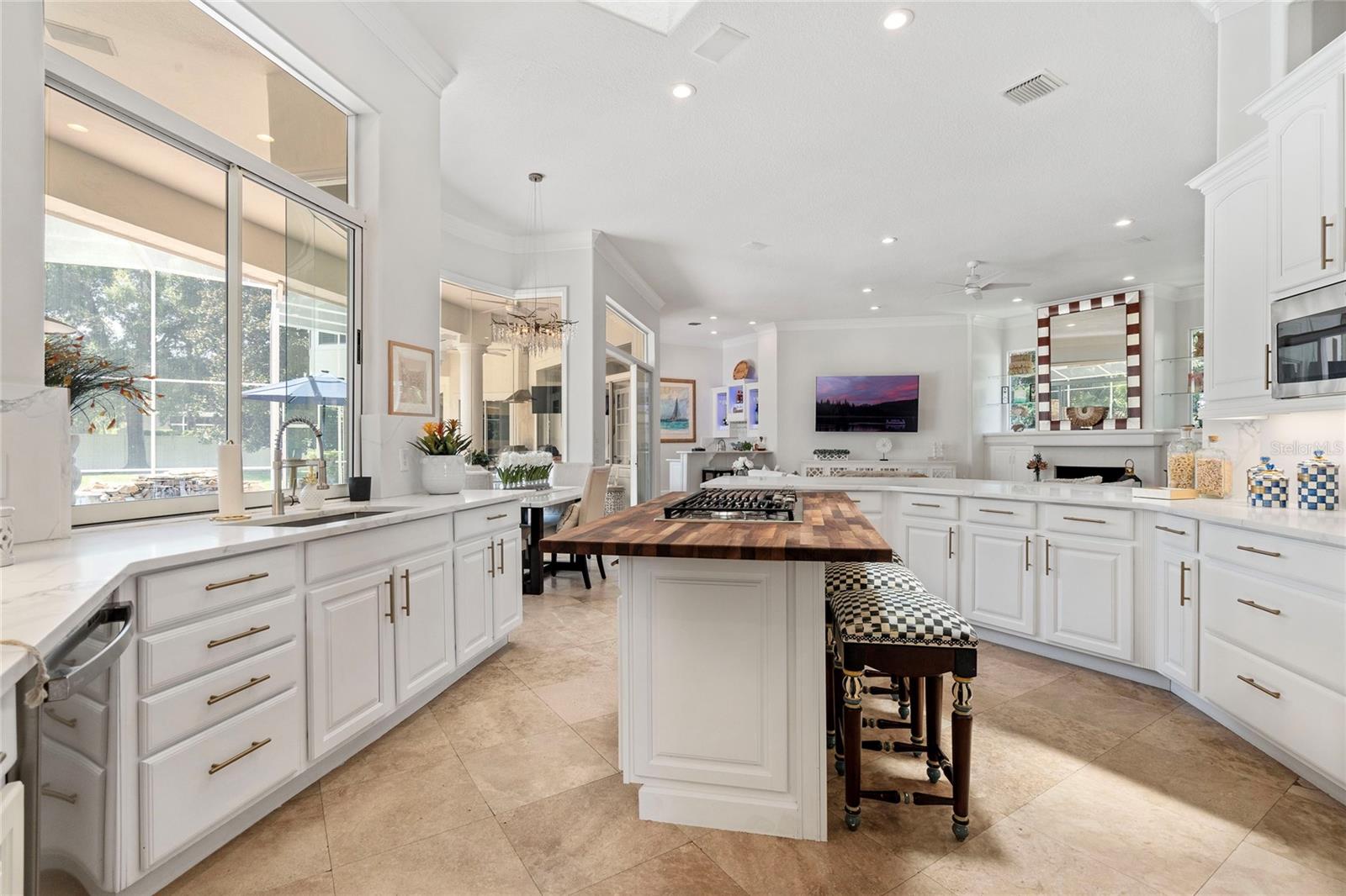 HEATHROW WOODS - Residential