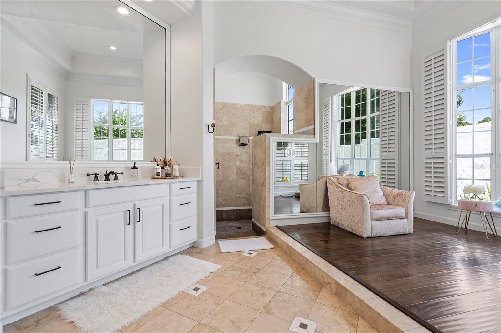 HEATHROW WOODS - Residential