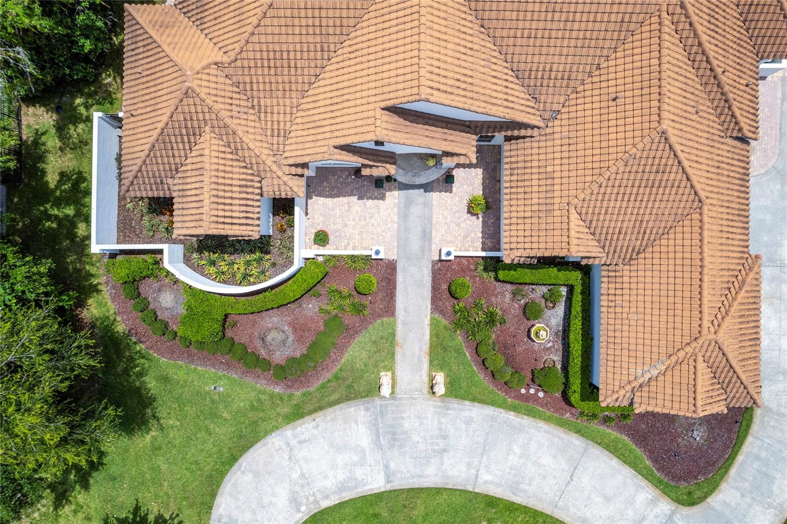 HEATHROW WOODS - Residential