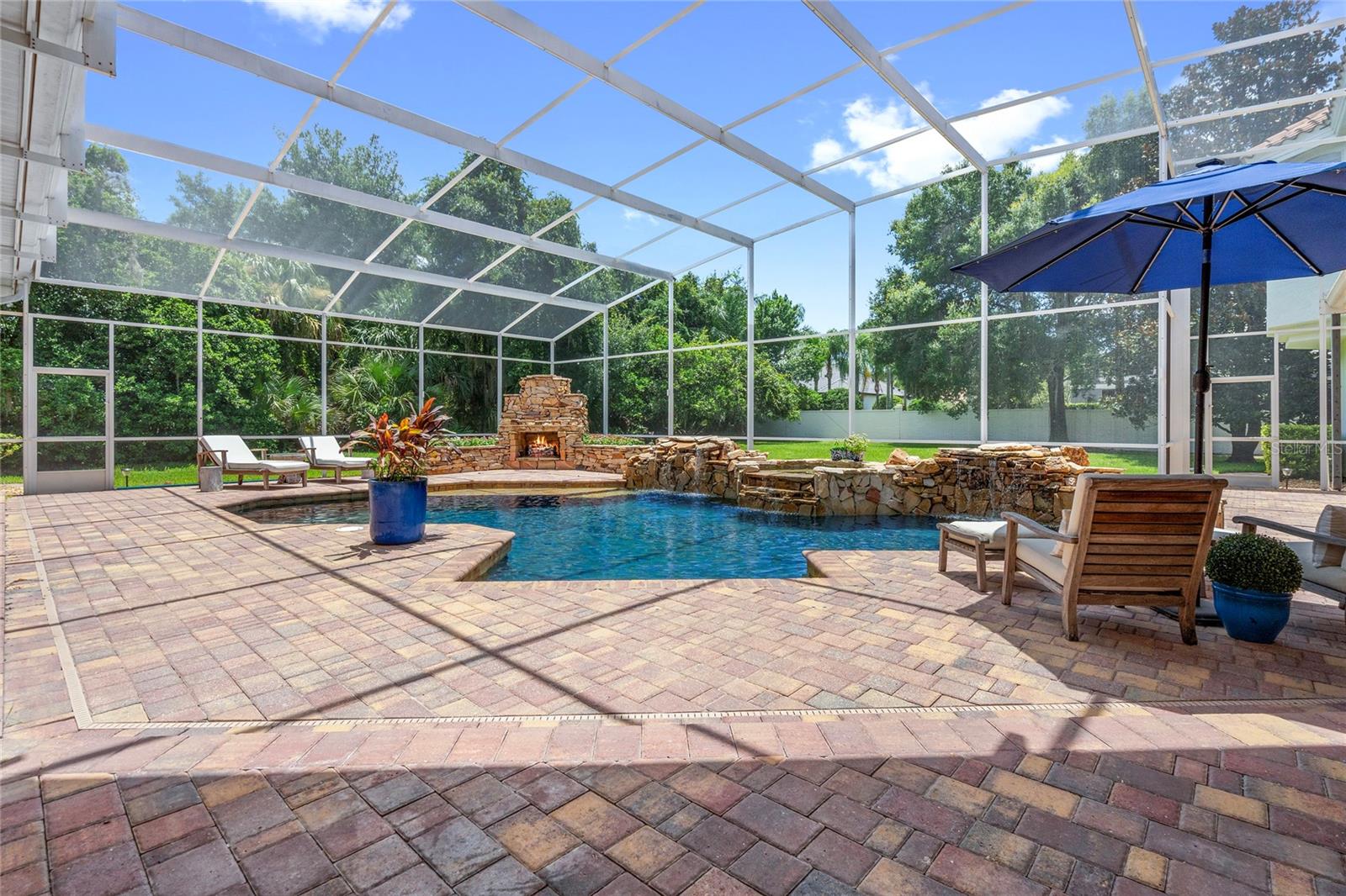 HEATHROW WOODS - Residential