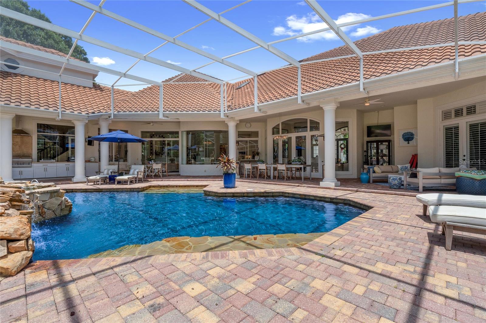 HEATHROW WOODS - Residential