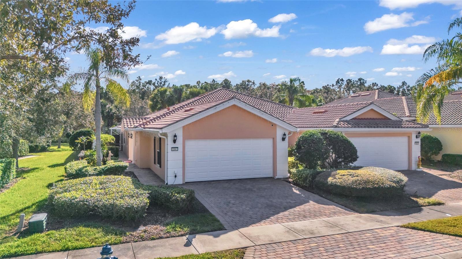 VILLAGEWALK/LK NONAA 01B - Residential