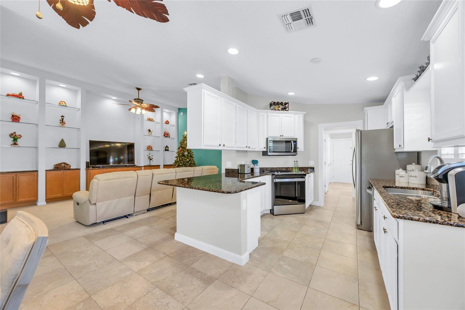 VILLAGEWALK/LK NONAA 01B - Residential