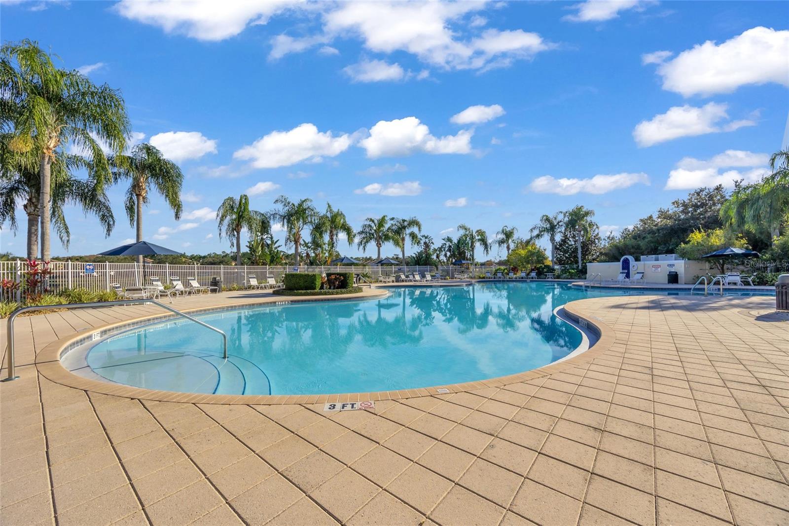 VILLAGEWALK/LK NONAA 01B - Residential