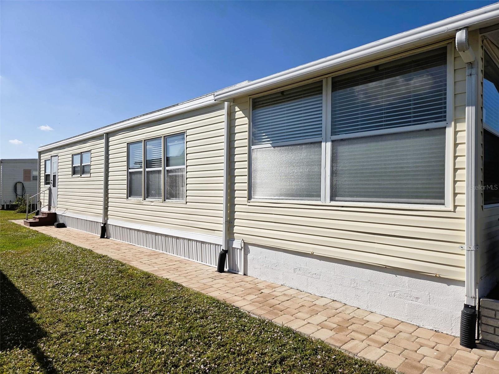 OAKWOOD MANOR - Residential