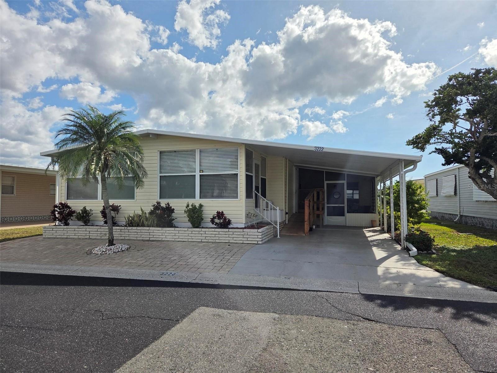 OAKWOOD MANOR - Residential