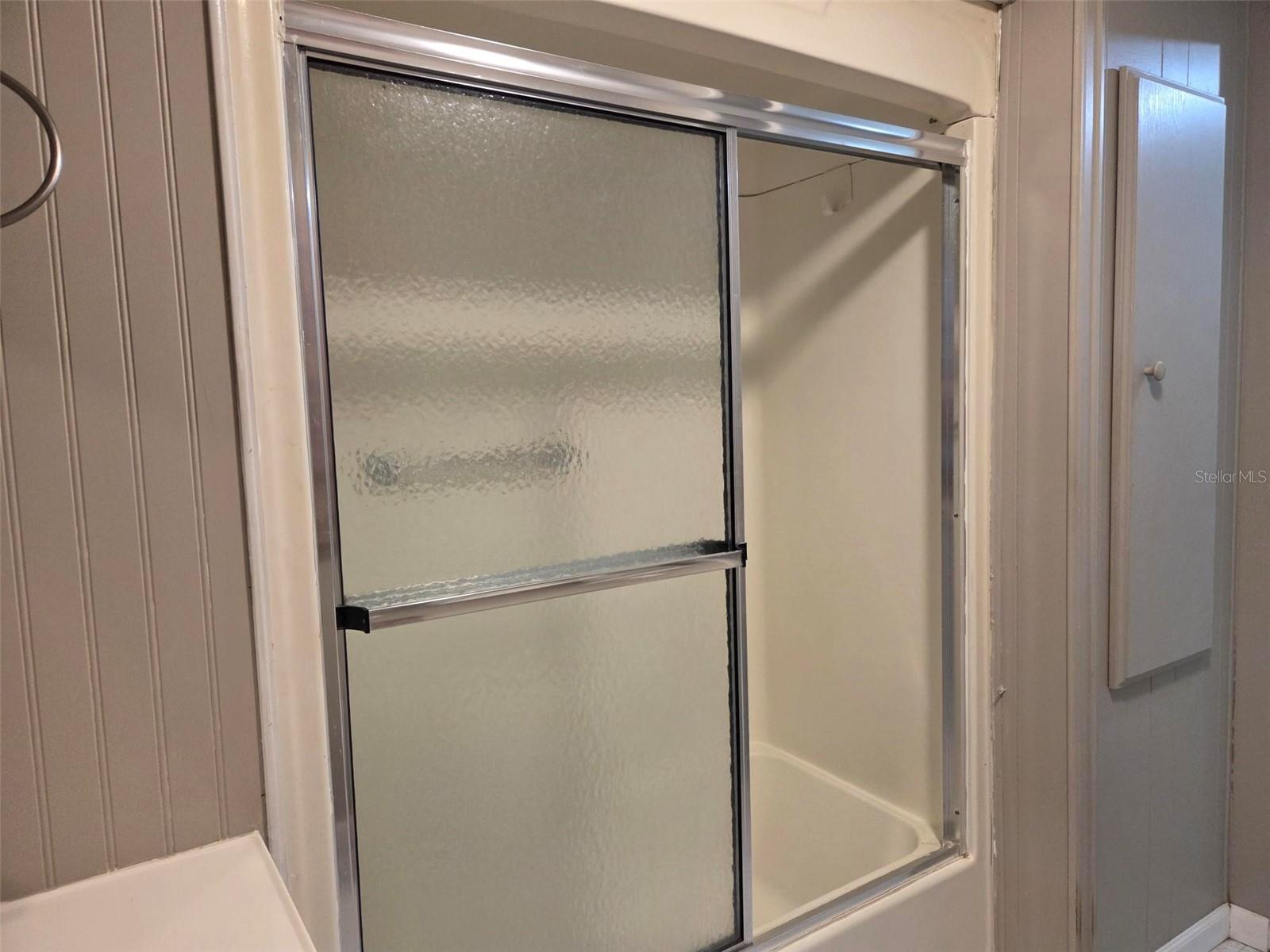 OAKWOOD MANOR - Residential