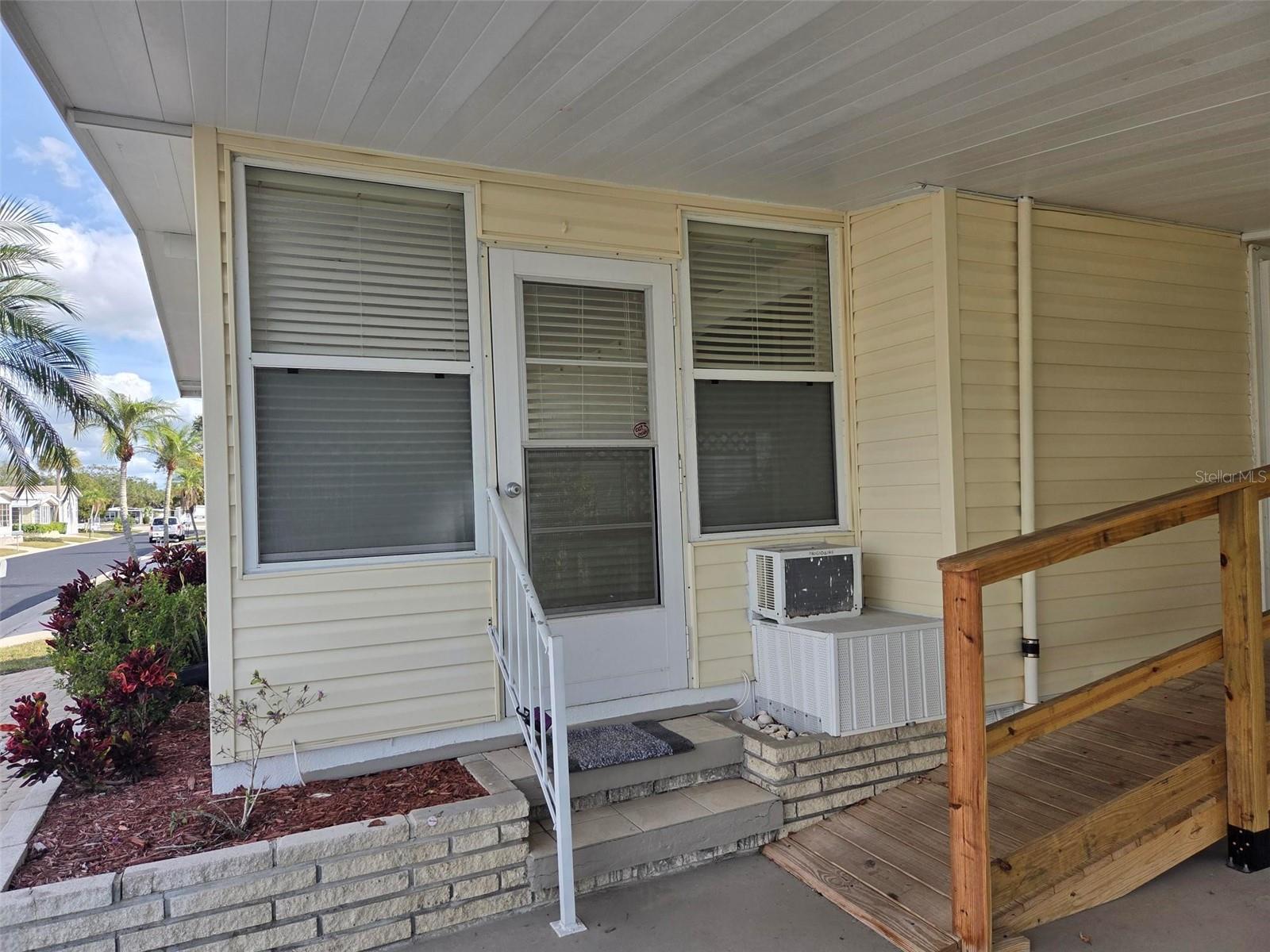 OAKWOOD MANOR - Residential