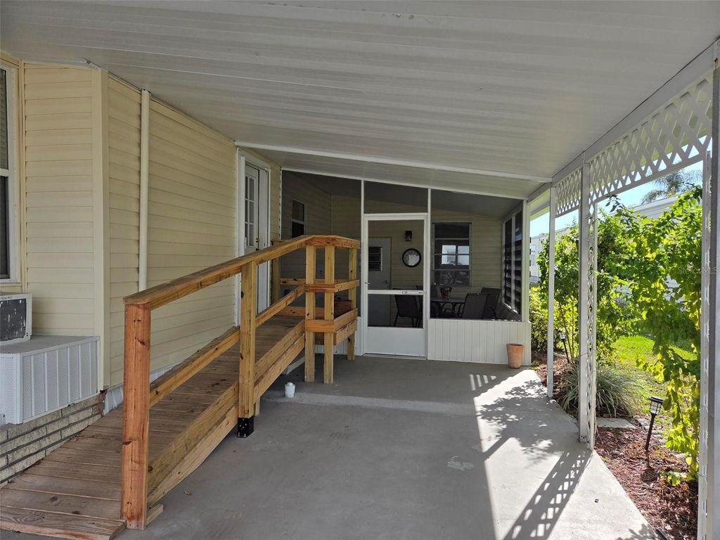 Photo of 3222 Aspen Terrace, Sarasota, FL 34237 (MLS # A4677038)