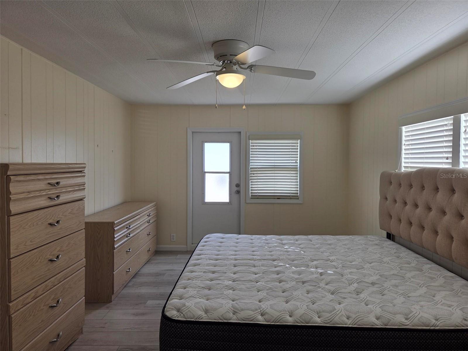 OAKWOOD MANOR - Residential