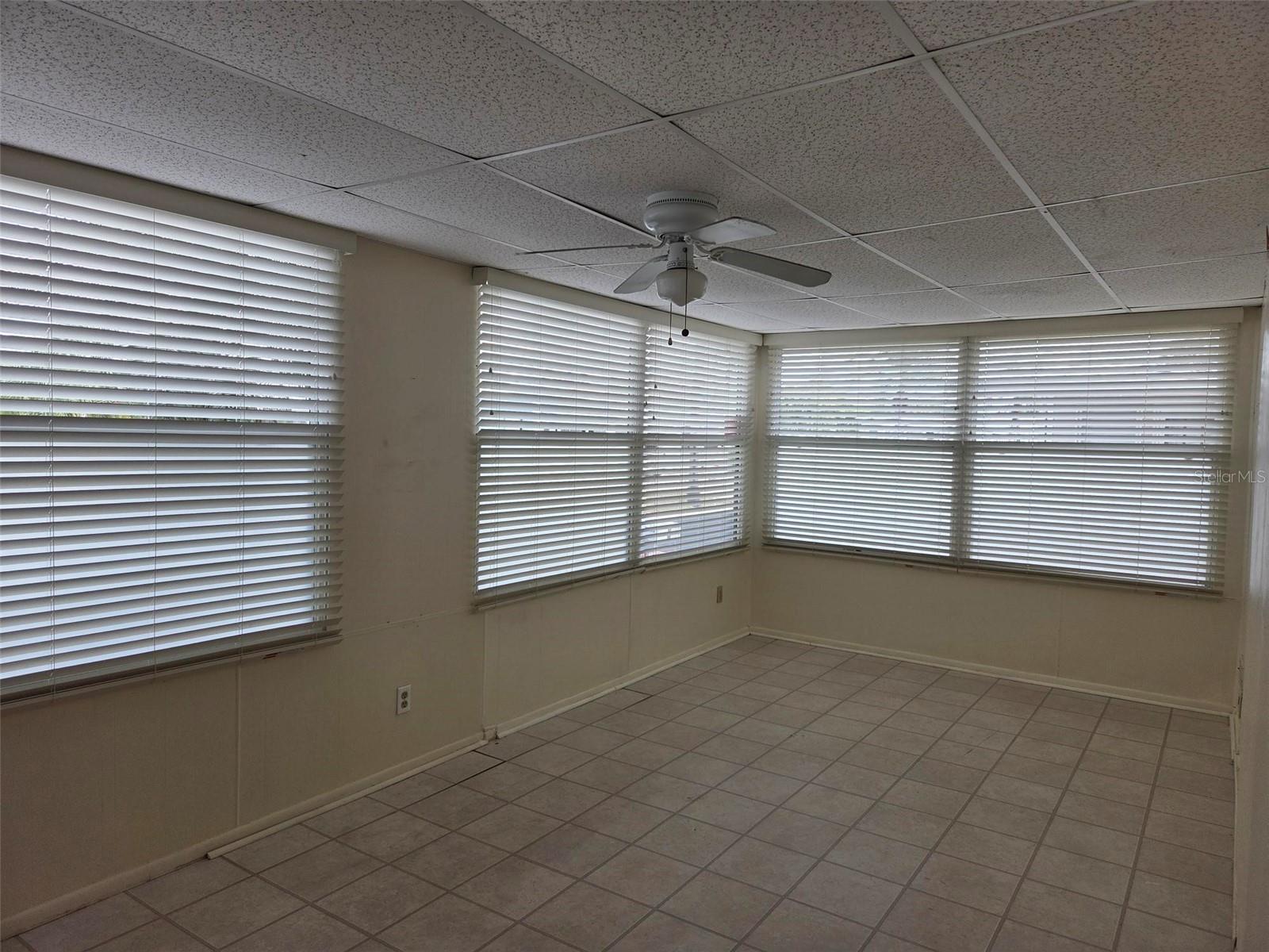 OAKWOOD MANOR - Residential