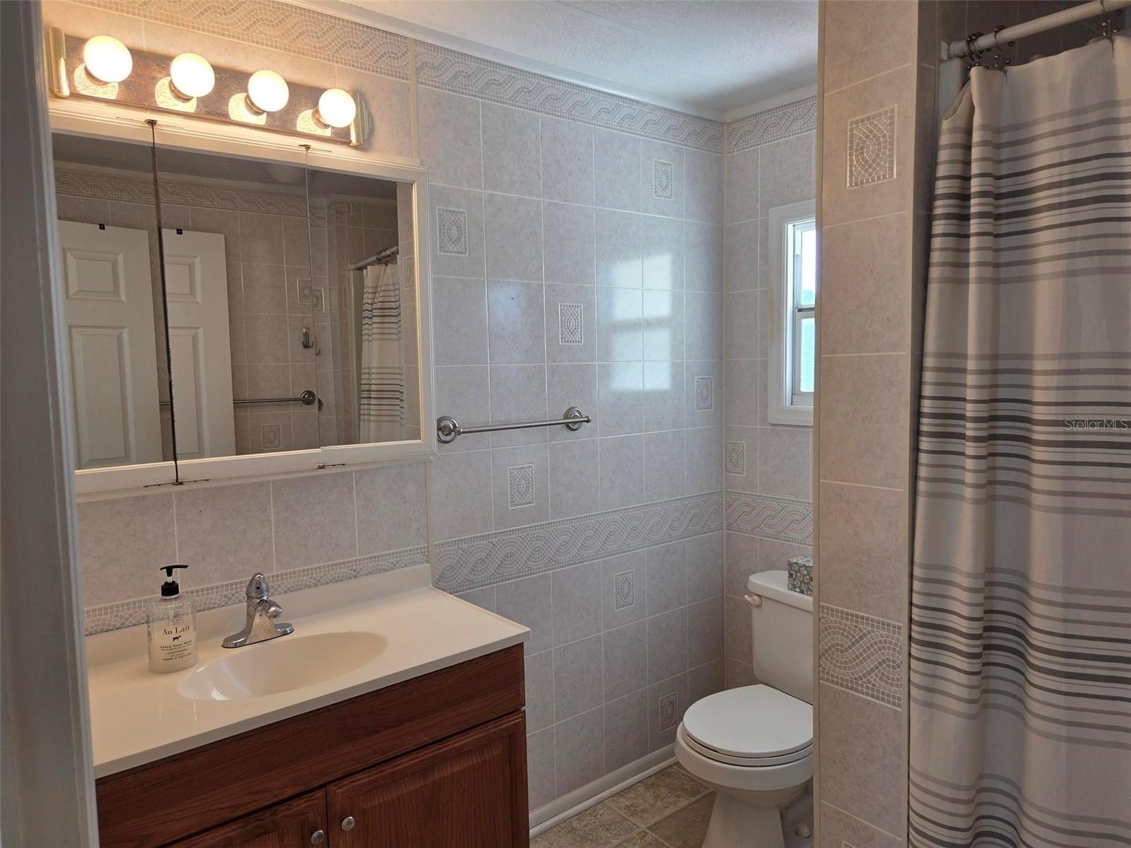 OAKWOOD MANOR - Residential