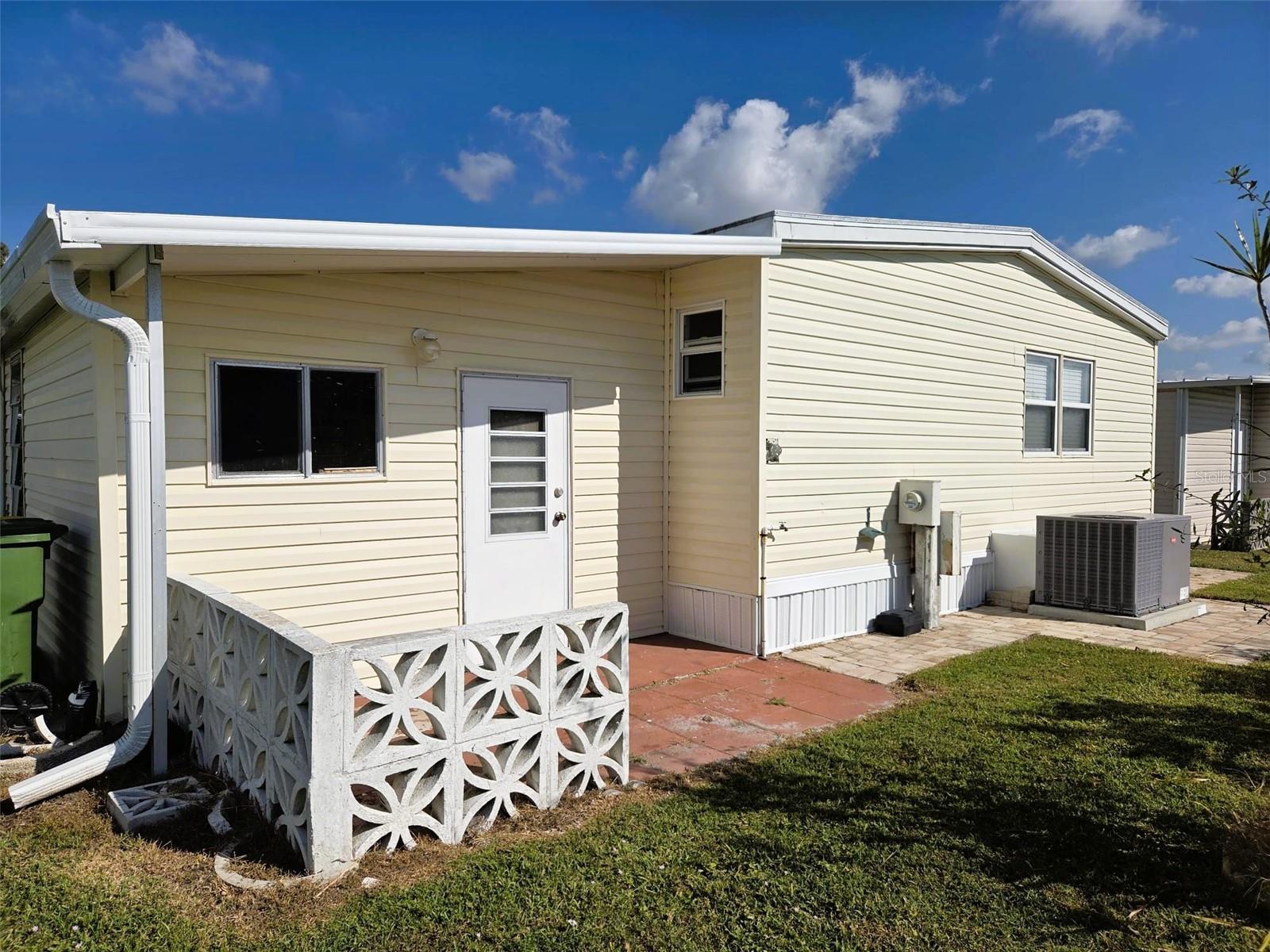 OAKWOOD MANOR - Residential