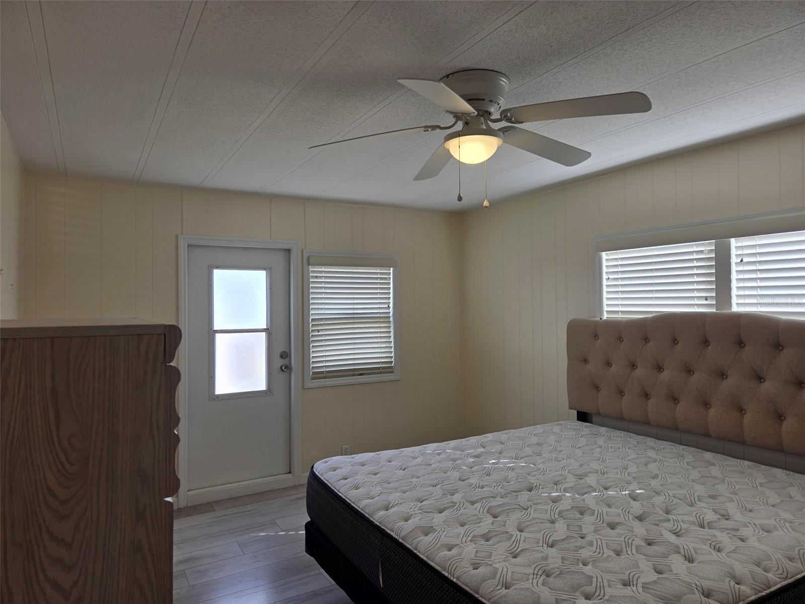 OAKWOOD MANOR - Residential