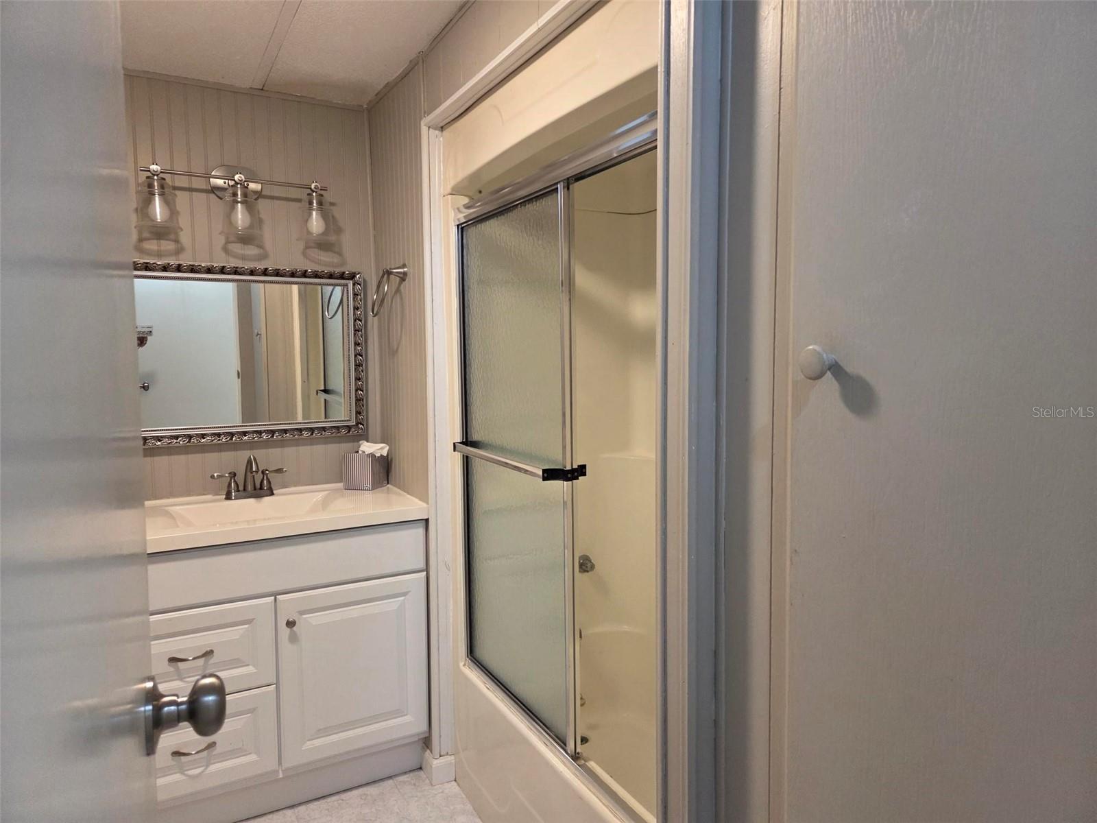 OAKWOOD MANOR - Residential