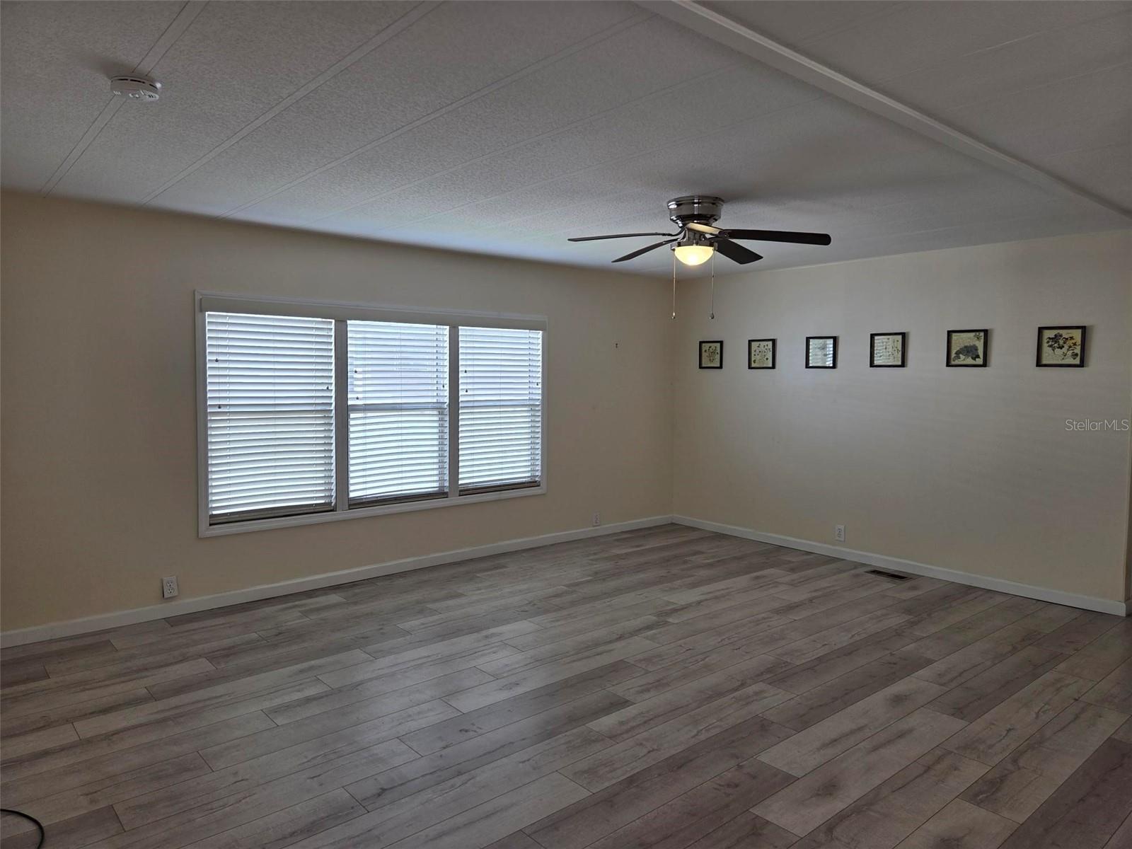 OAKWOOD MANOR - Residential