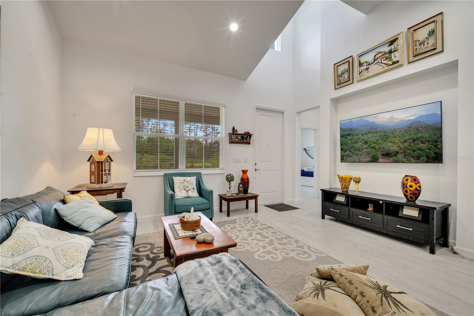 LATITUDE MARGARITAVILLE/DAYTONA BEACH PH 5 - Residential Lease