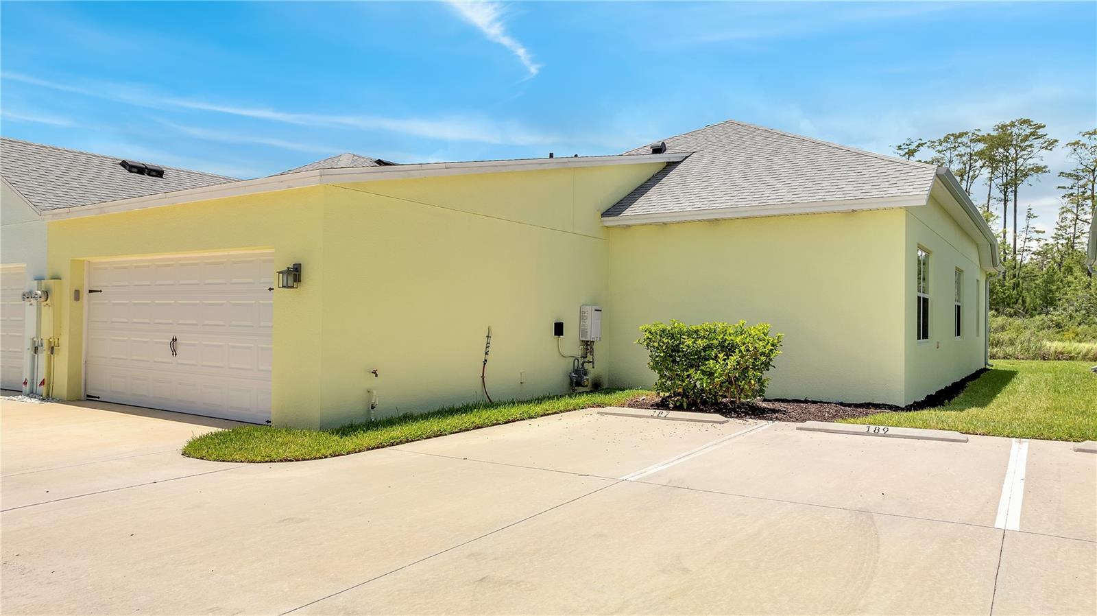 LATITUDE MARGARITAVILLE/DAYTONA BEACH PH 5 - Residential Lease