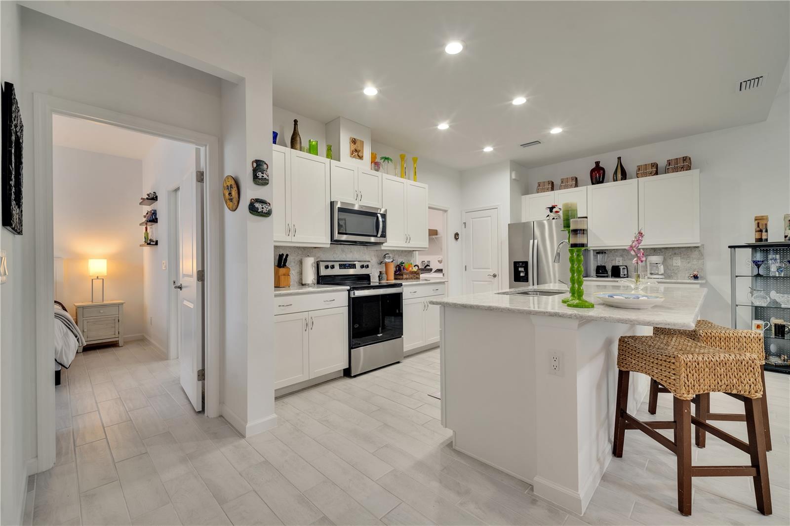 LATITUDE MARGARITAVILLE/DAYTONA BEACH PH 5 - Residential Lease