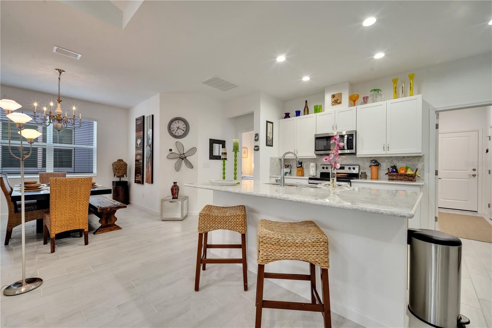 LATITUDE MARGARITAVILLE/DAYTONA BEACH PH 5 - Residential Lease
