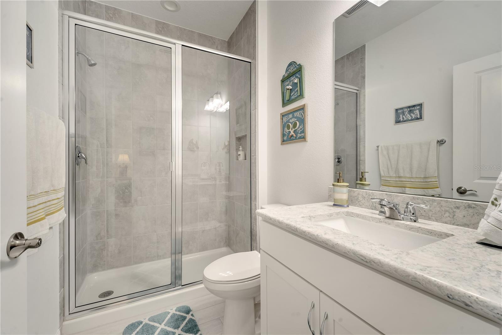 LATITUDE MARGARITAVILLE/DAYTONA BEACH PH 5 - Residential Lease