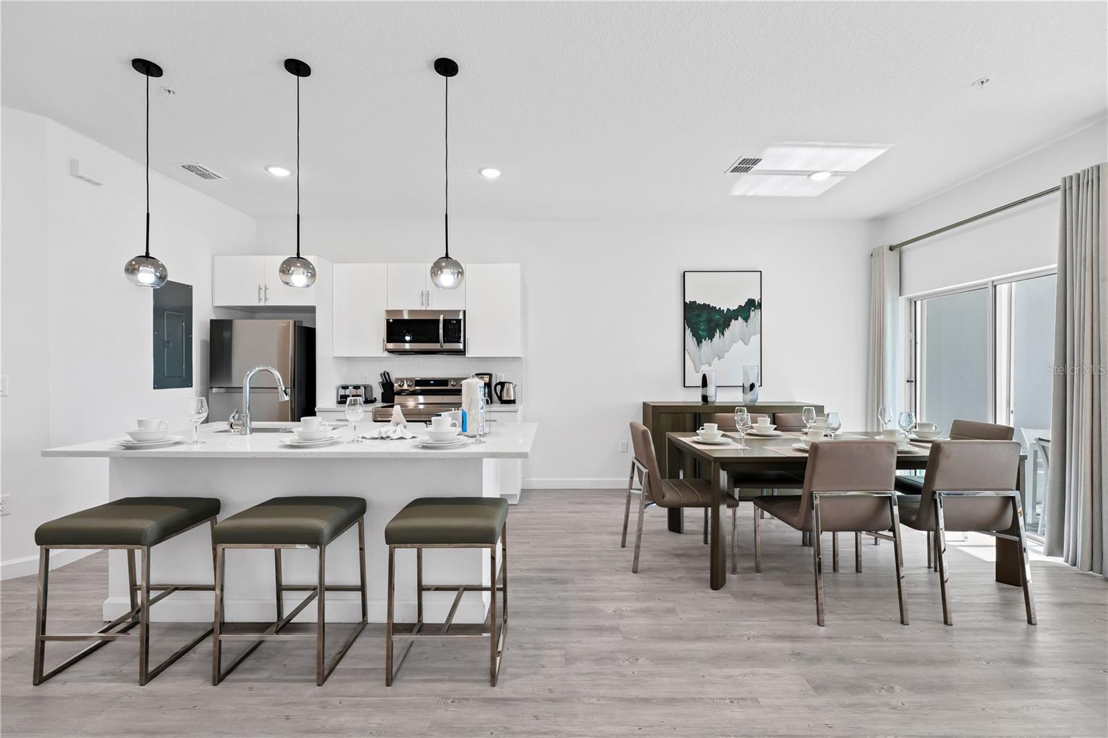 AZUR RESIDENCE - Residential