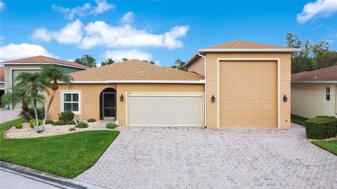 A home in LAKE WALES