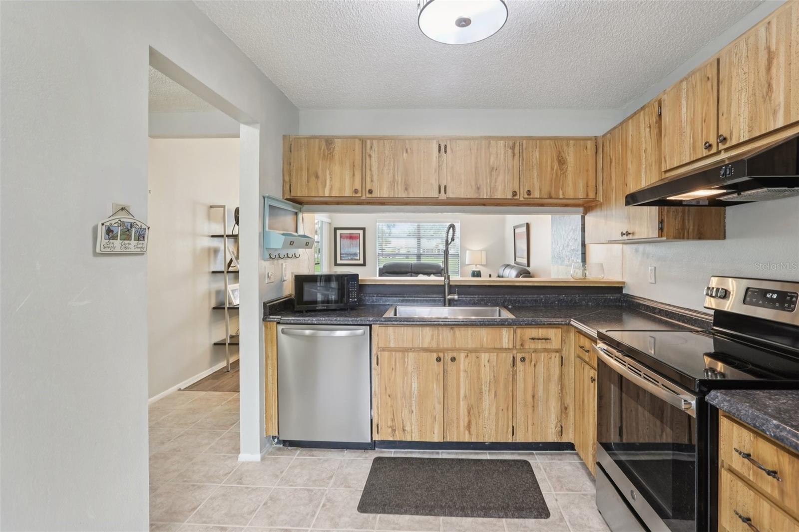 BAY TOWNE - Residential