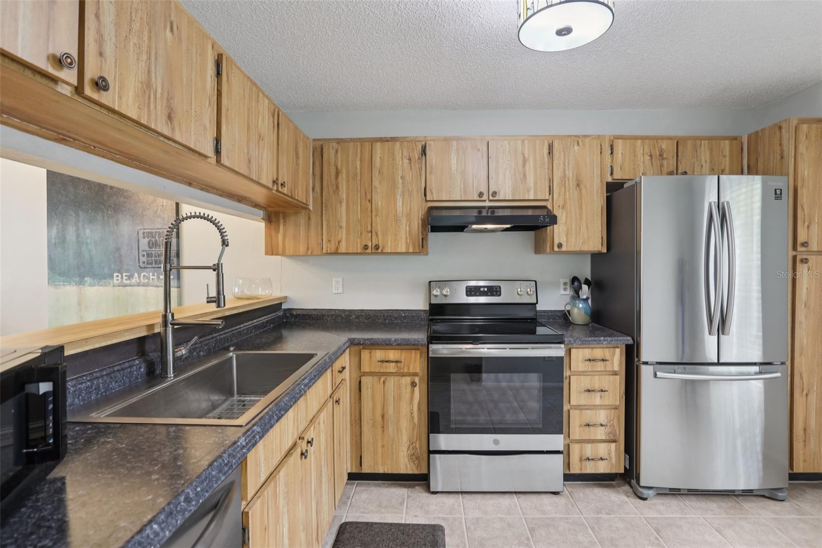BAY TOWNE - Residential