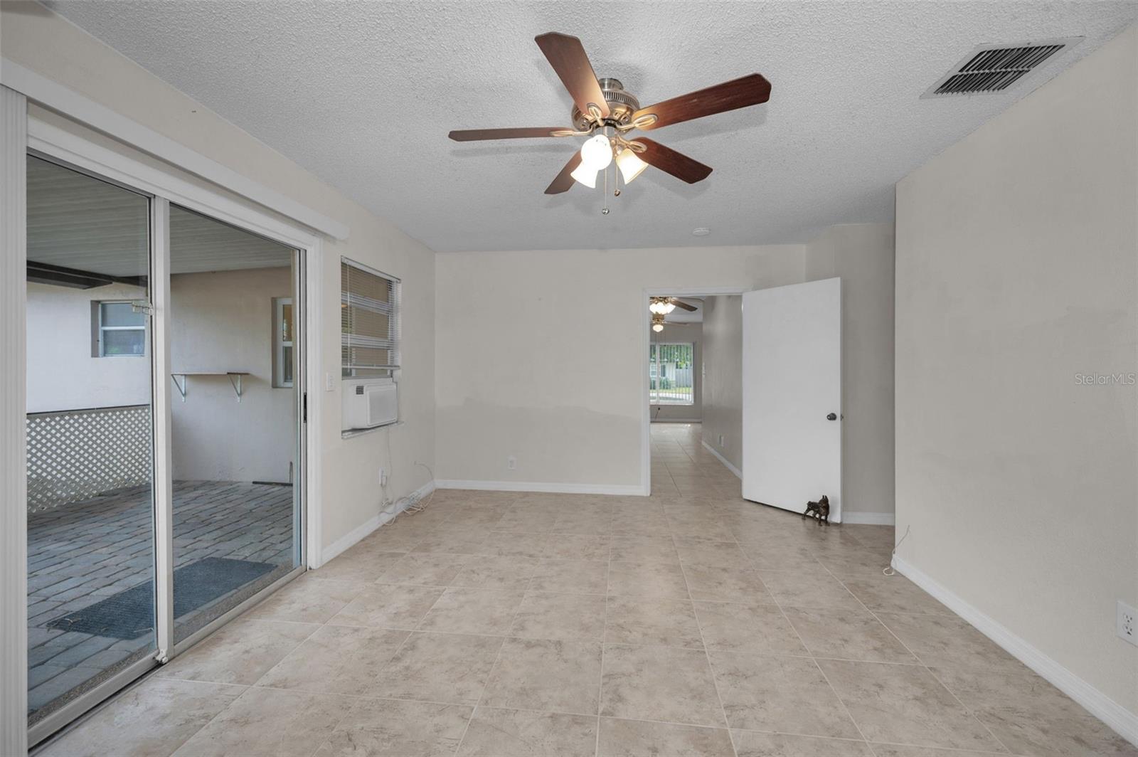 ESQUIRE ESTATES - Residential