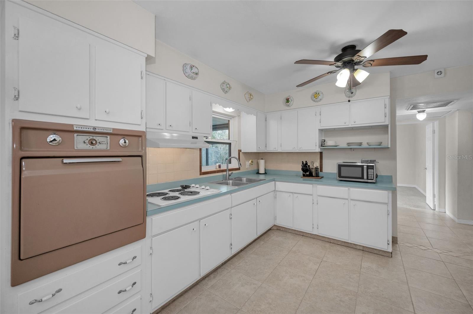 ESQUIRE ESTATES - Residential