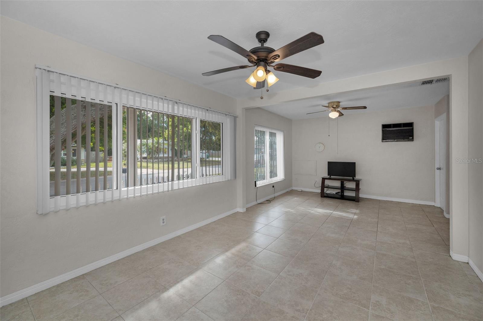 ESQUIRE ESTATES - Residential