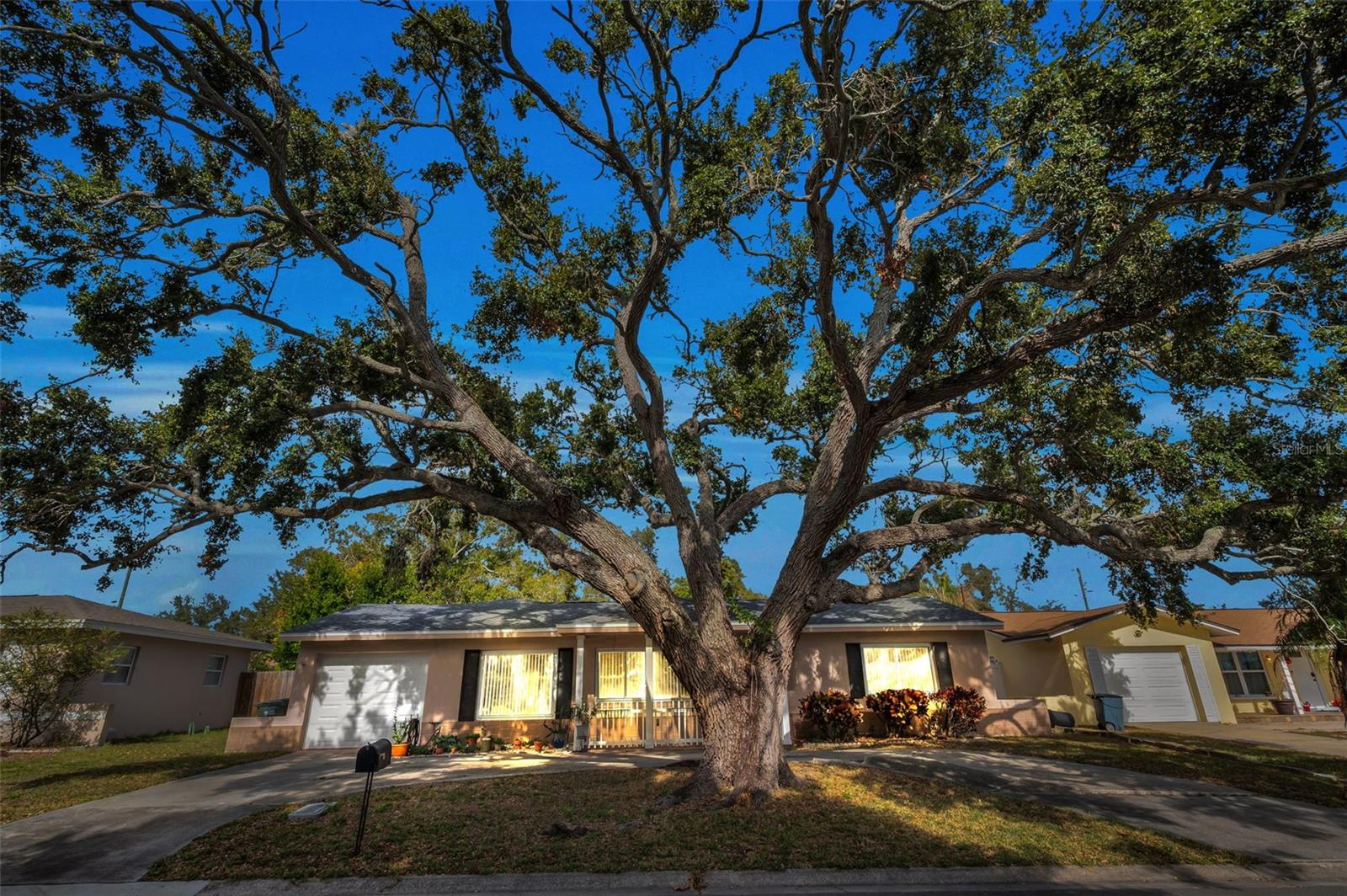 ESQUIRE ESTATES - Residential