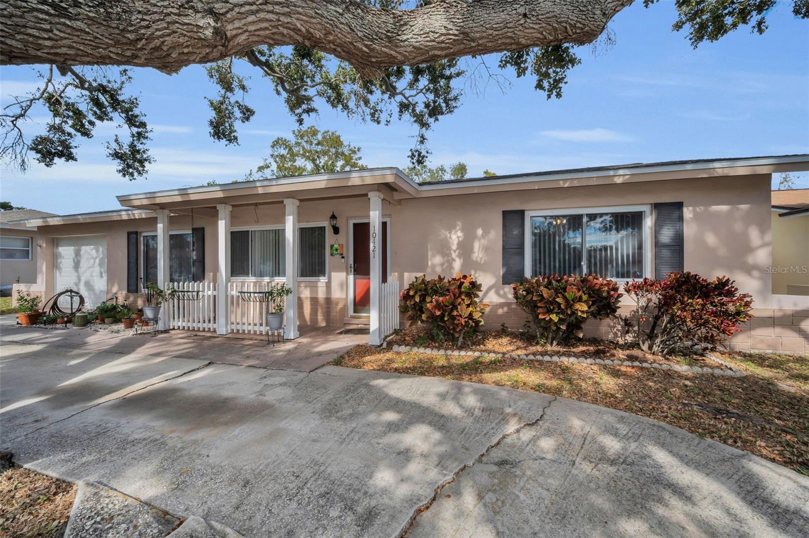 ESQUIRE ESTATES - Residential