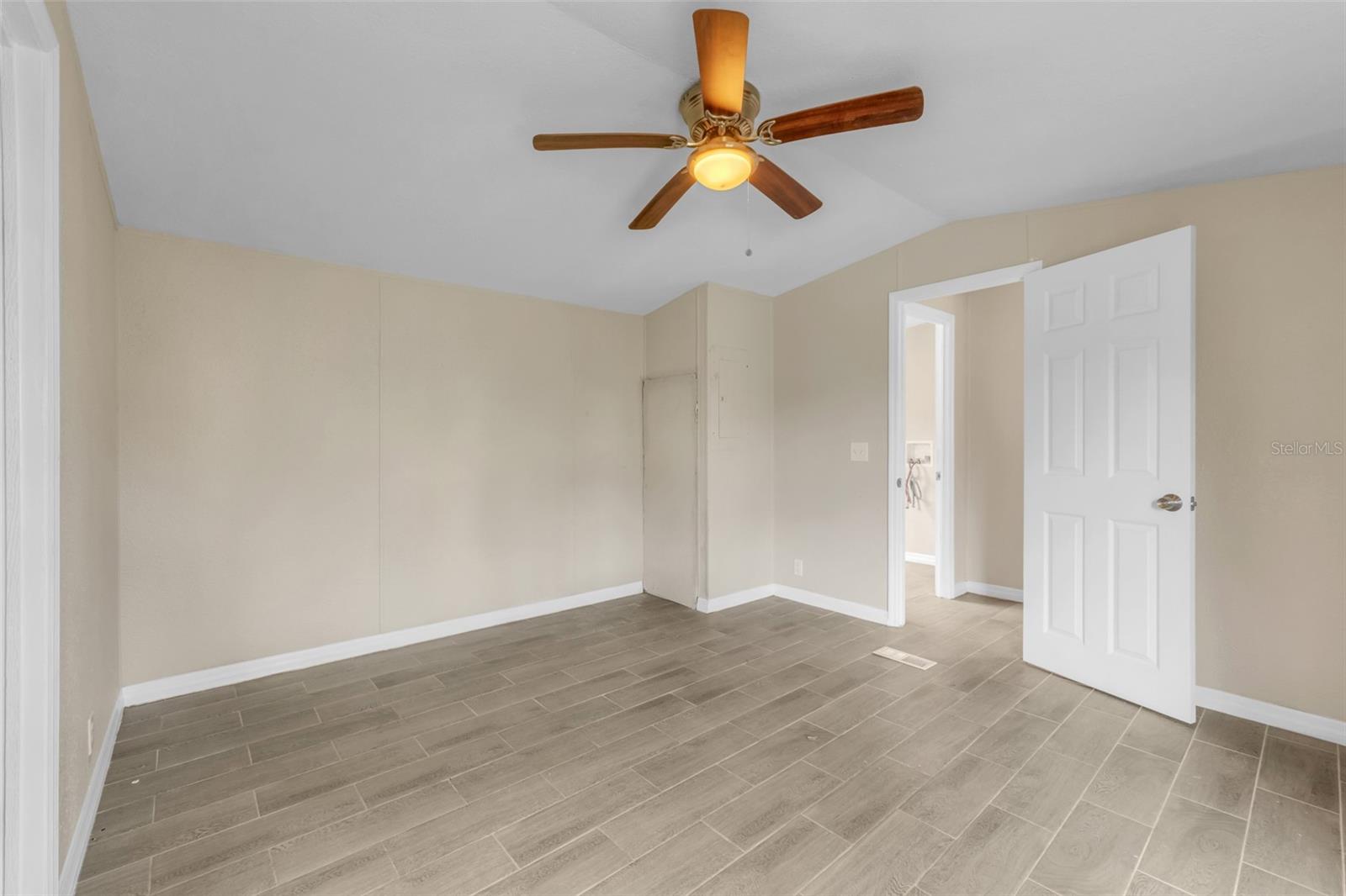 LAKE PIERCE RANCHETTES FIFTH ADD - Residential Lease