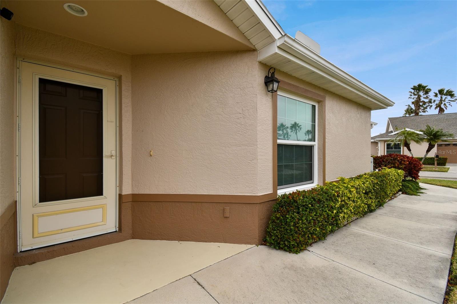2906 CAPTAINS COURT