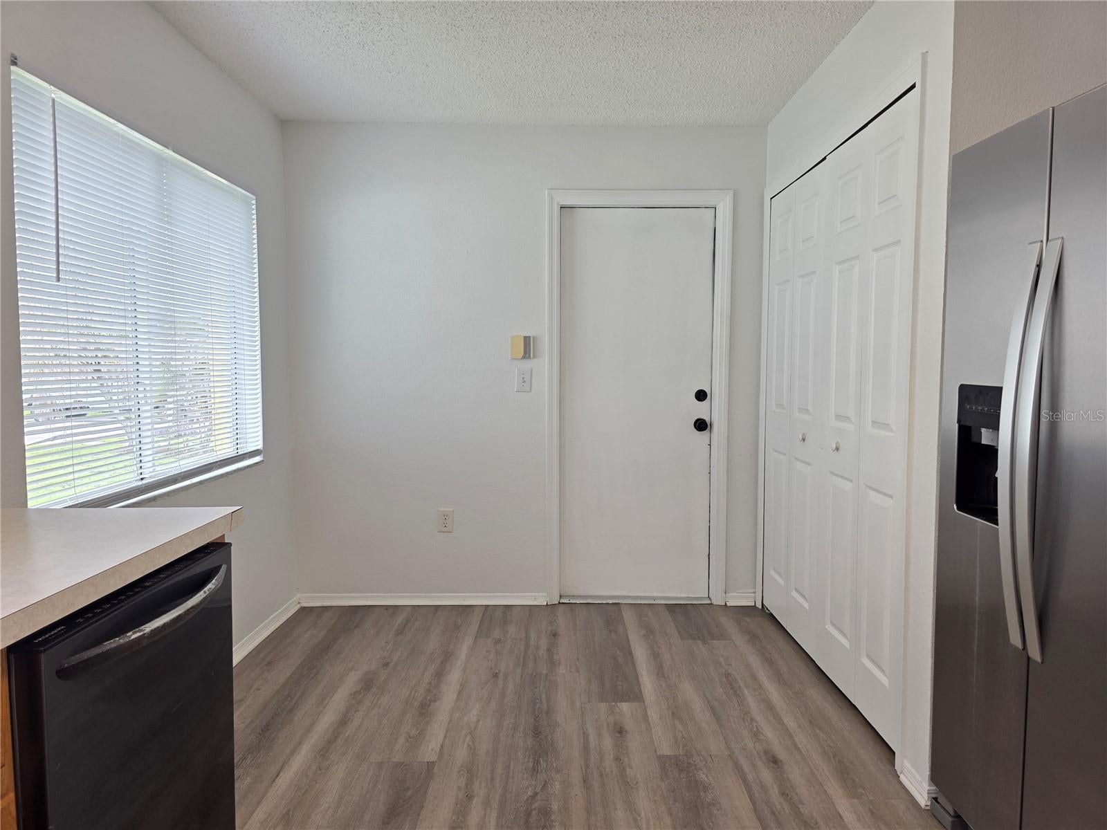 1410 OAKFORD COURT