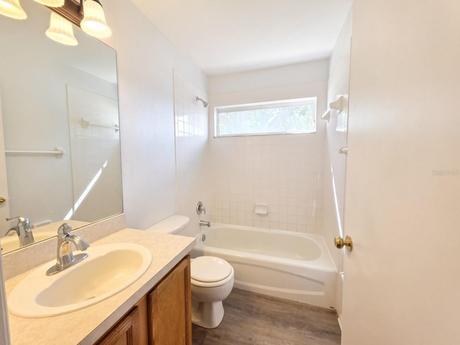 1410 OAKFORD COURT