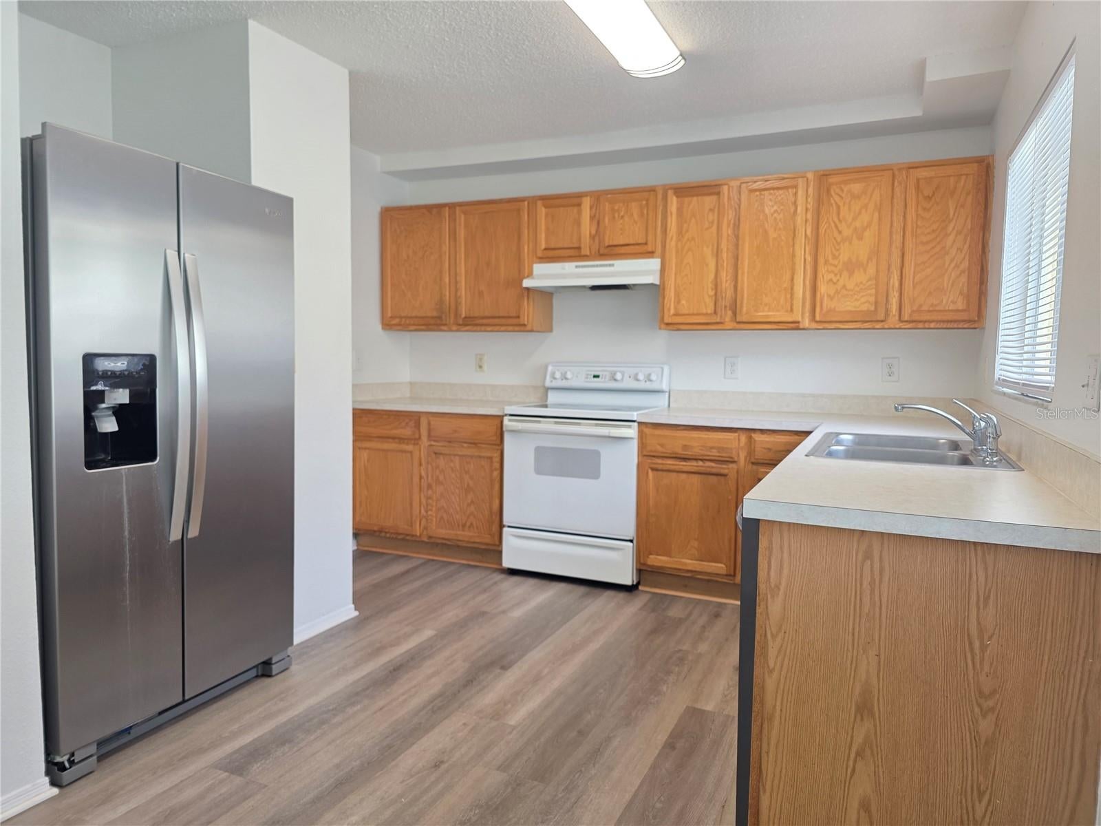 1410 OAKFORD COURT