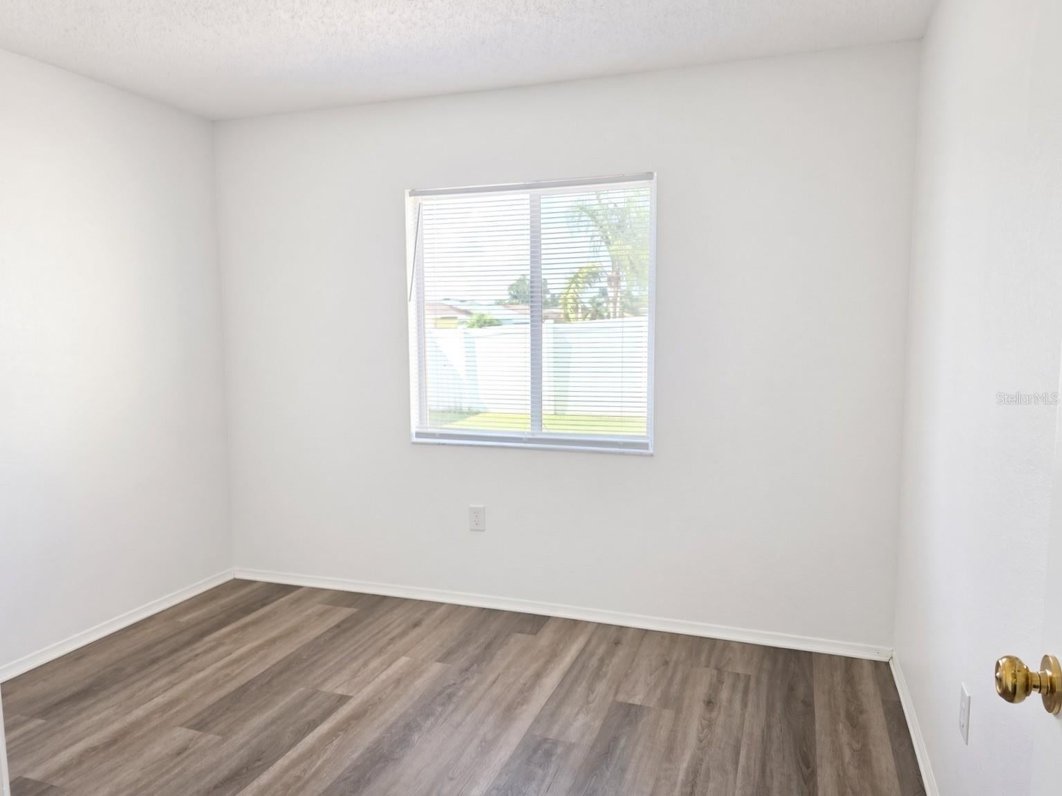 1410 OAKFORD COURT